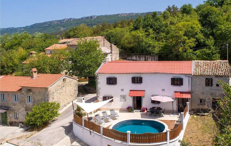 Location de vacances pour 4 personnes, avec terrasse, animaux acceptés à Buzet - 2