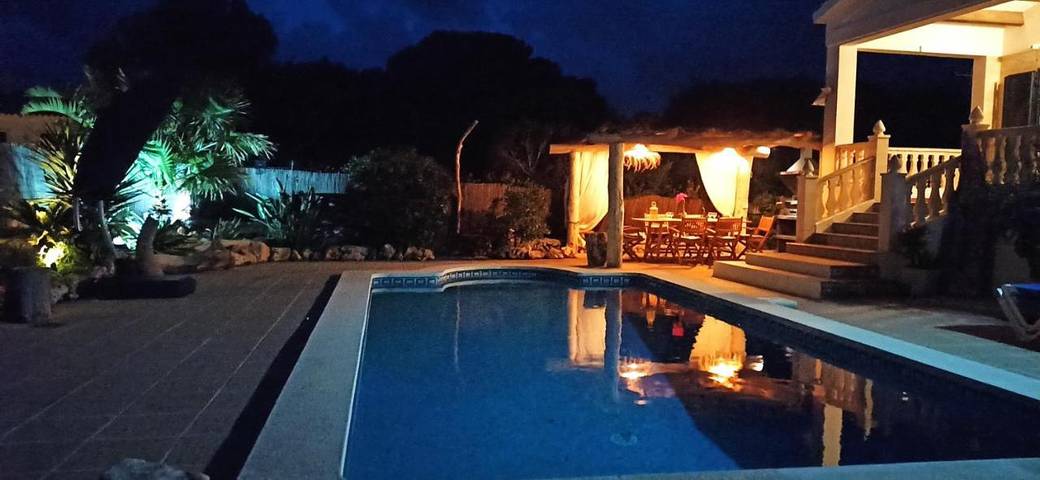 Location de vacances pour 8 personnes, avec jardin ainsi que piscine et vue à Port d'Addaia - 2