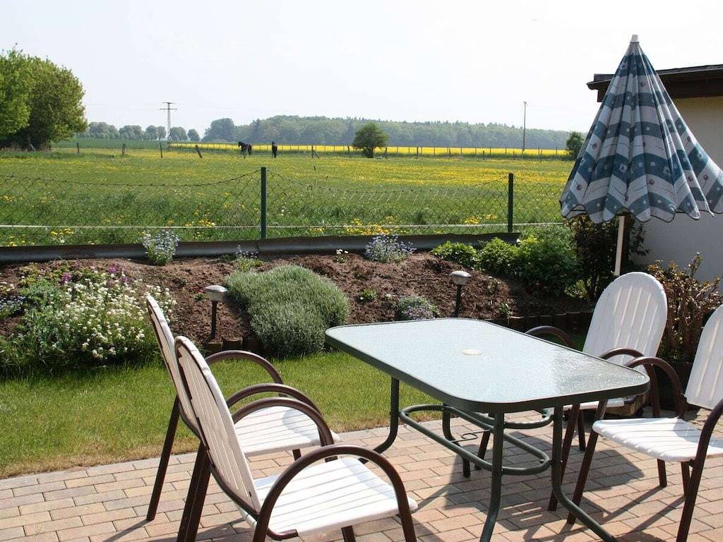 Ferienhaus in Ludorf mit Schwimmbecken in Ludorf, Müritz