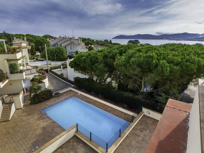 Maison de vacances pour 6 personnes, avec Terrasse ainsi que Piscine et Vue à Llançà