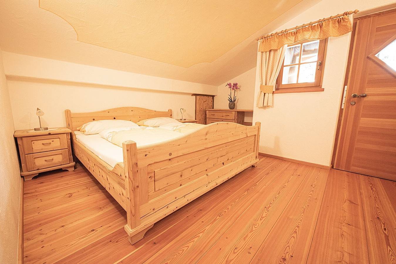 Ganze Wohnung, Ferienwohnung "Himmelschlüssel" mit Bergblick, 2 privaten Terrassen und Wlan in Ahornach, Sand in Taufers