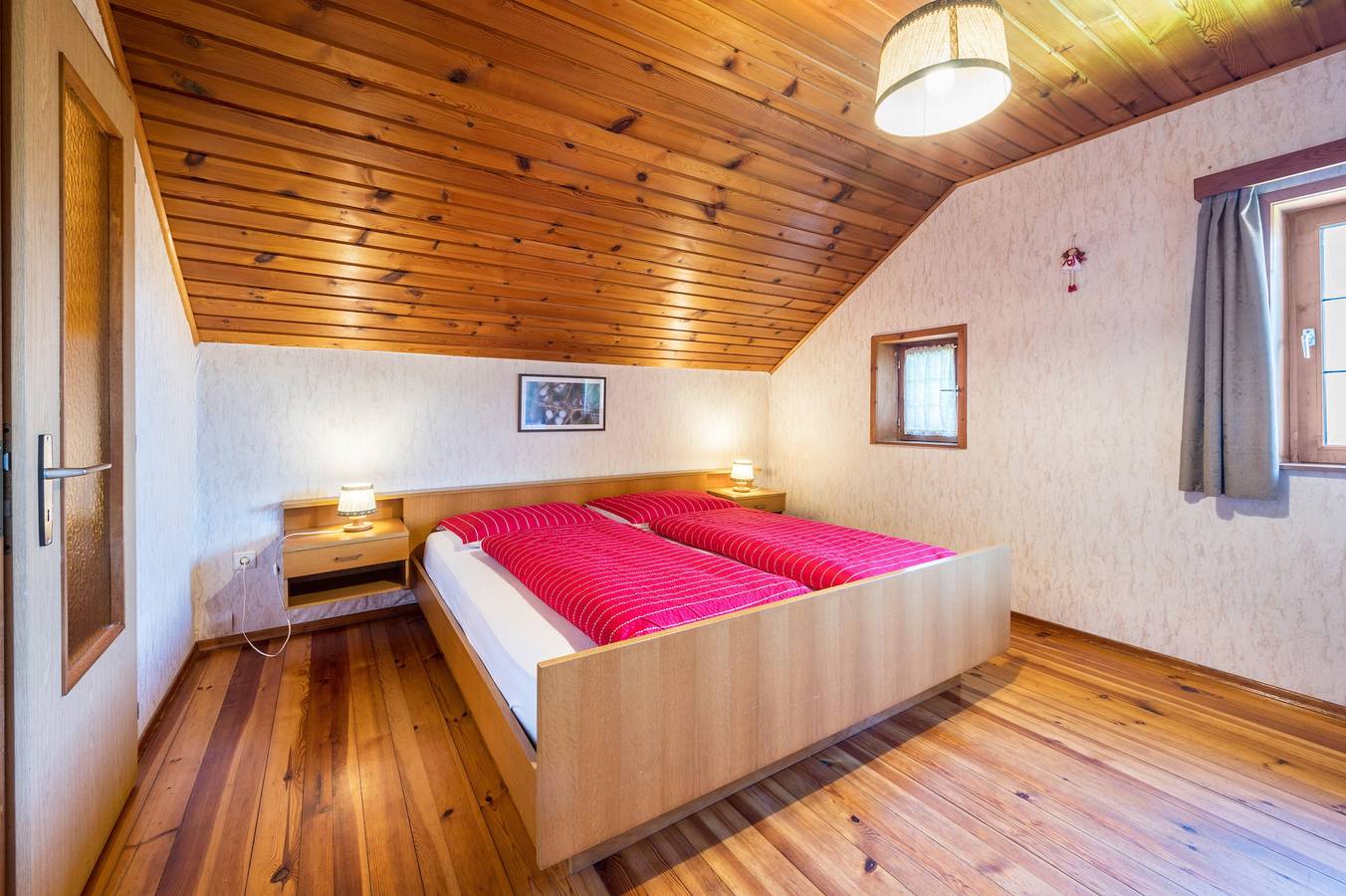Ferienhaus 'Urthalerhof Historic' mit Bergblick, Gemeinschaftsgarten und Wlan in Olang, Dolomiti Superski