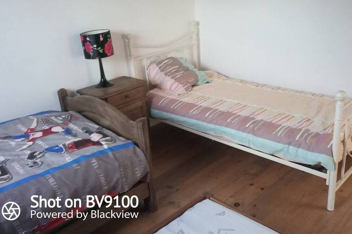 Gîte pour 7 personnes, avec Jacuzzi et Terrasse ainsi que Piscine et Sauna à Rety - 4