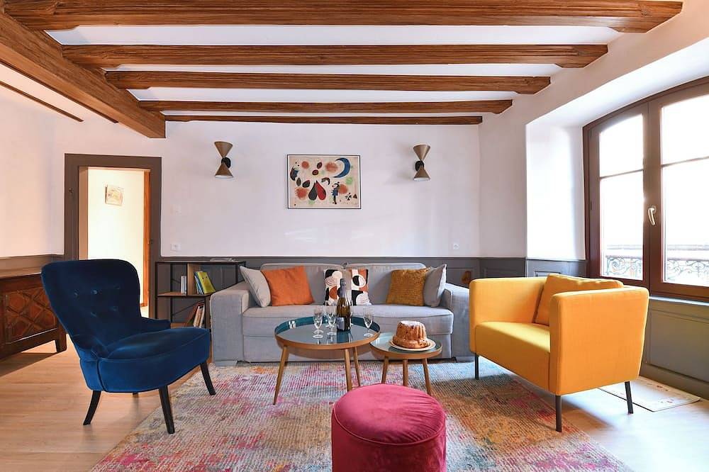 Large gîte in historic Alsatian half-timbered house for 12/14 people in Gueberschwihr, Parc naturel régional des Ballons des Vosges