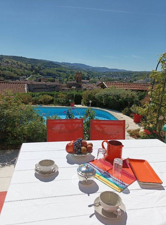 Gîte pour 2 personnes, avec piscine et jardin dans Rhône - 2