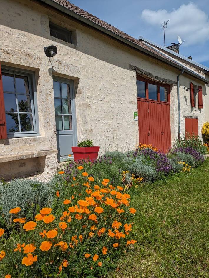 Gîte pour 2 personnes, avec jardin à Chailly-sur-Armançon