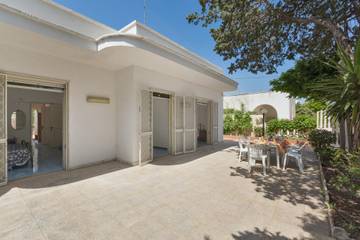 Guesthouse for 9 People in Torre Lapillo, Apulia, Photo 2