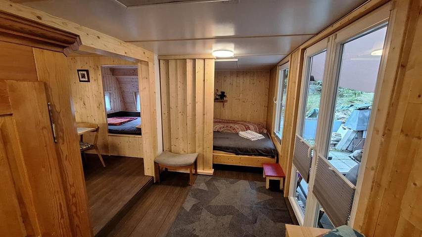 Bungalow für 4 Personen, mit Terrasse und Garten sowie Ausblick in Graubünden