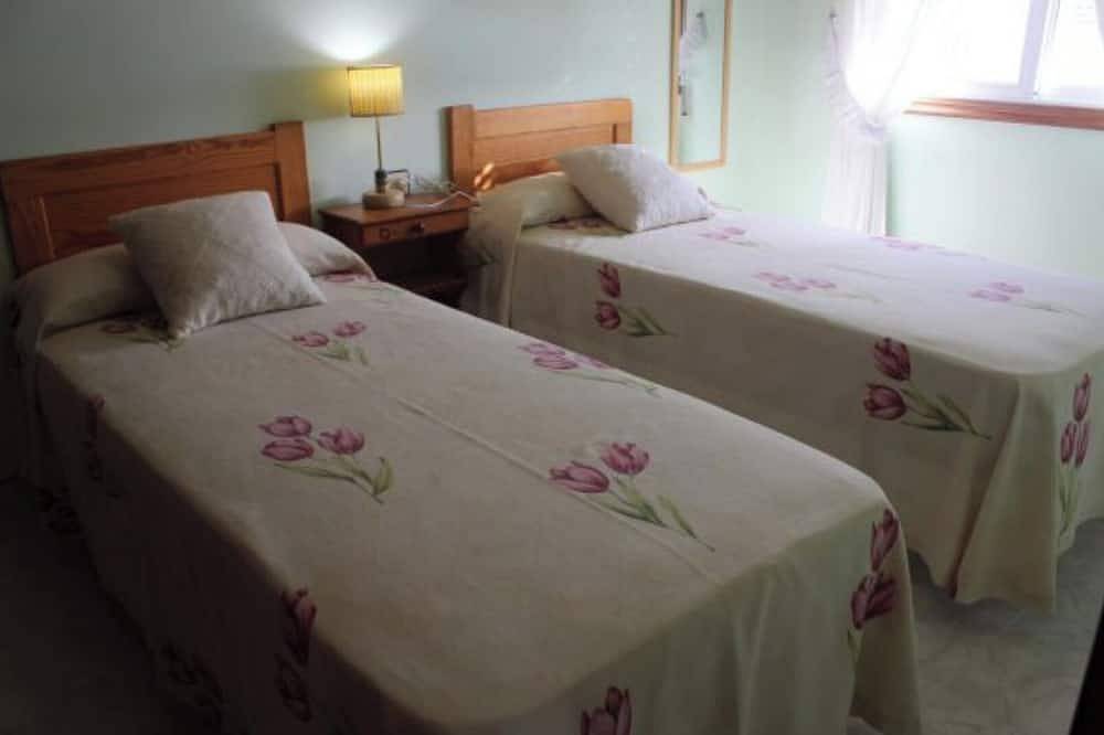 Ganze Wohnung, Apartment - Ground Floor - without terrace in Poio, Rías Baixas