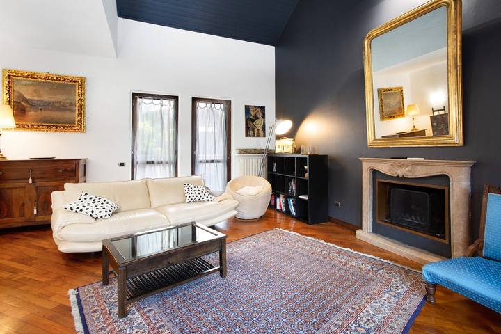 "Villa La Palmetta" with Pool, Terrace & Wi-Fi in Mediglia, Milan Province