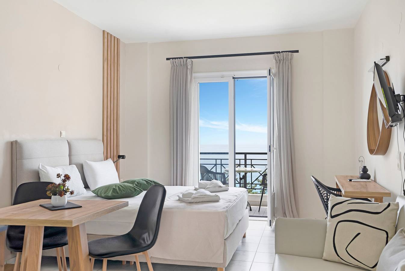 Entire studio, Apartment Hotel 'Sunset Supreme Studio A' near Beach with Pool, Garden & Wi-Fi in Agios Nikitas, Greece