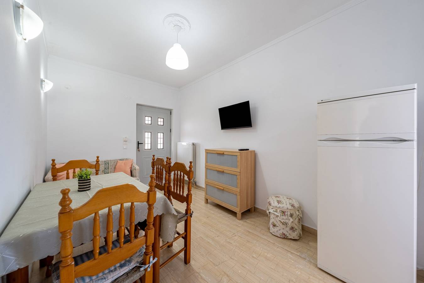 Geheel appartement, Appartement 'Lotus 3' met zeezicht, Wi-Fi en airconditioning in Almyros Strand, Corfu