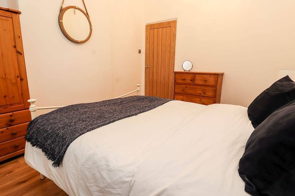 Glan Y Ddol, pet friendly, character holiday cottage in Trefriw in Trefriw, Snowdonia
