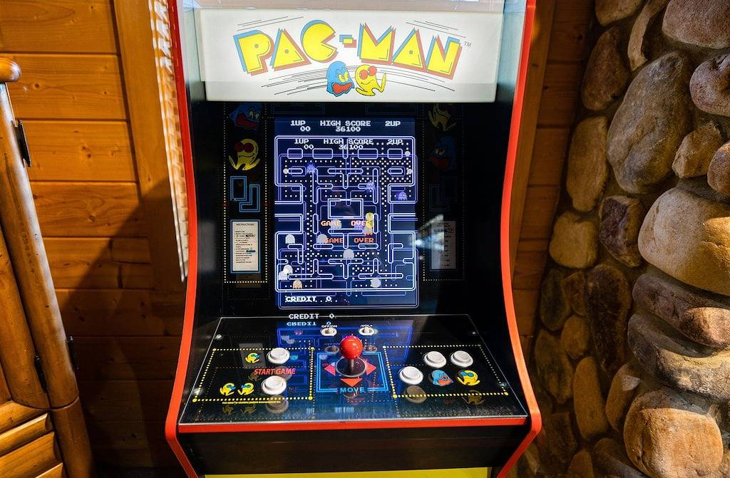 New Fire Pit! 3 King Suites, Creek, 15 mins 2 Br in Chattahoochee National Forest