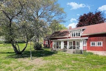 Ferienhaus für 7 Personen, mit Garten und Sauna in Skövde