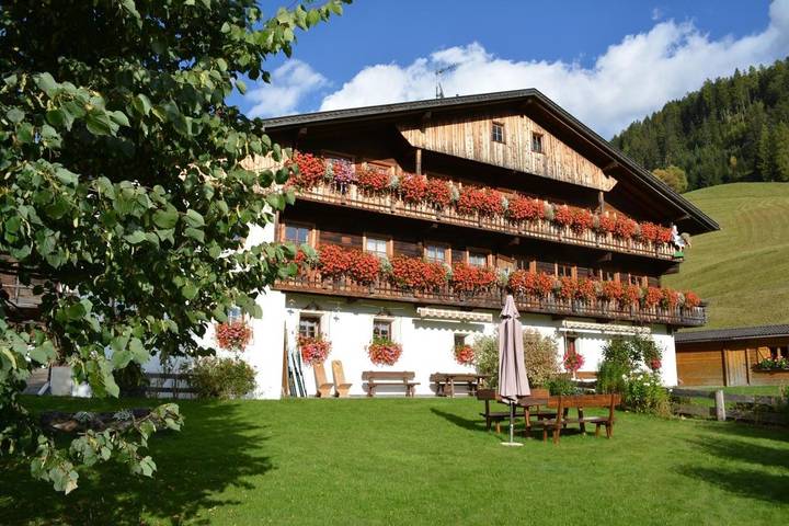 Gîte pour 4 personnes, avec Balcon et Terrasse ainsi que Jardin et Sauna dans St. Magdalena (Gsies)