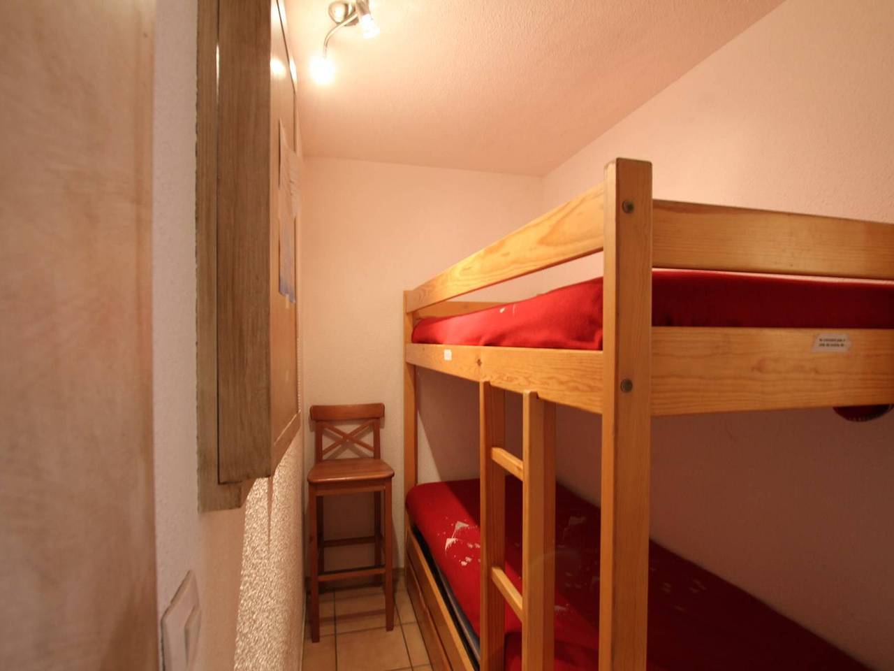 Entire apartment, Charming Studio in Briançon - Mountain Views, Sleeps 4, Close to Slopes & Shops in Briançon, Serre Chevalier