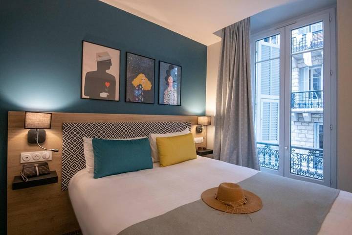 Hôtel pour 3 personnes, avec vue dans Gare de Nice ville