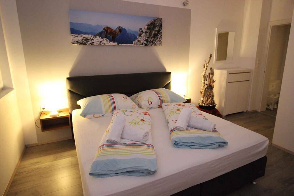 Ganze Wohnung, Ferienwohnung in ruhiger und sonniger Hanglage in Flattach, Bezirk Spittal an der Drau