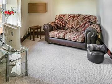 Log Cabin for 2 People in Freethorpe, Norfolk, Photo 2