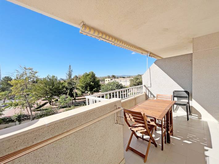 Ferienwohnung für 5 Personen, mit Balkon und Terrasse sowie Garten und Pool in Canet d'En Berenguer