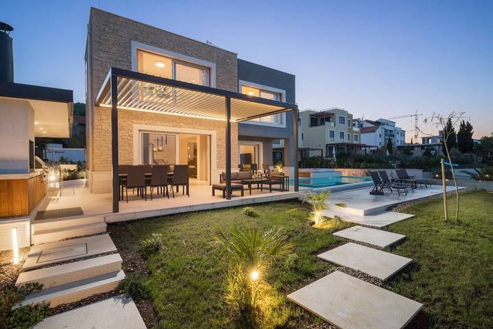 Villa pour 8 personnes, avec jacuzzi et jardin à Slatine - 2