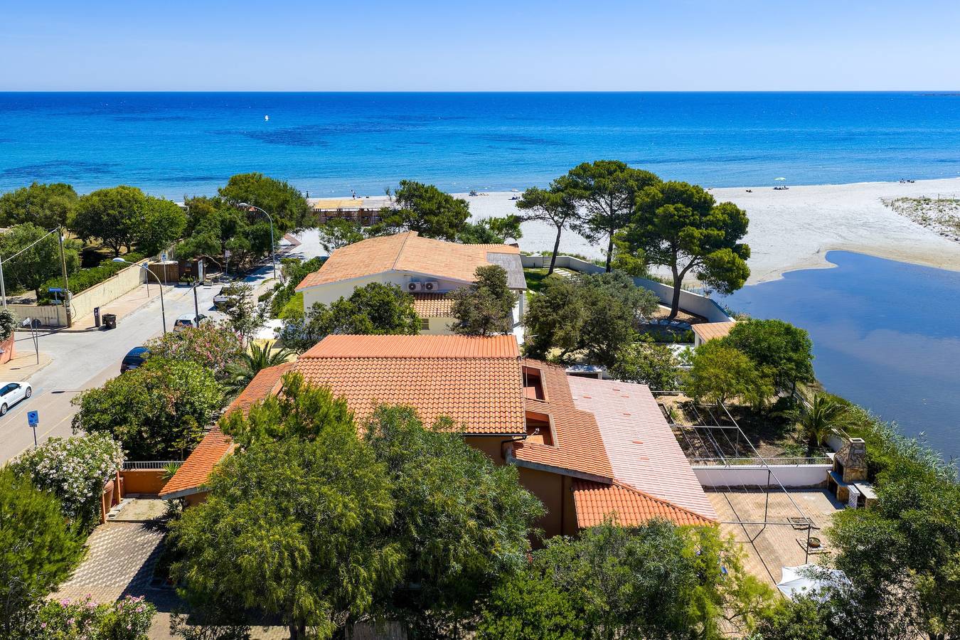 Maison de vacances 'On The Sea Fenicottero' avec vue sur la mer, terrasse privée et jardin privé in S'ena E Sa Chitta, Province de Nuoro