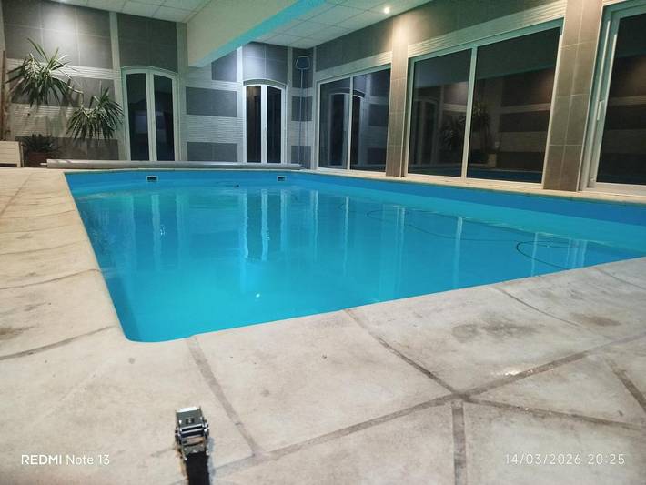 Location de vacances pour 6 personnes, avec sauna ainsi que jardin et piscine à Celles-sur-Plaine