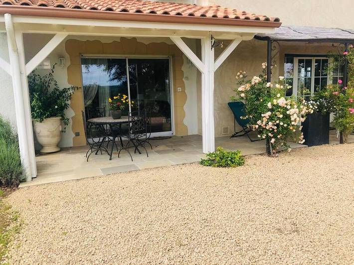 Location de vacances pour 6 personnes, avec vue sur le lac ainsi que jardin et vue à Madiran - 2