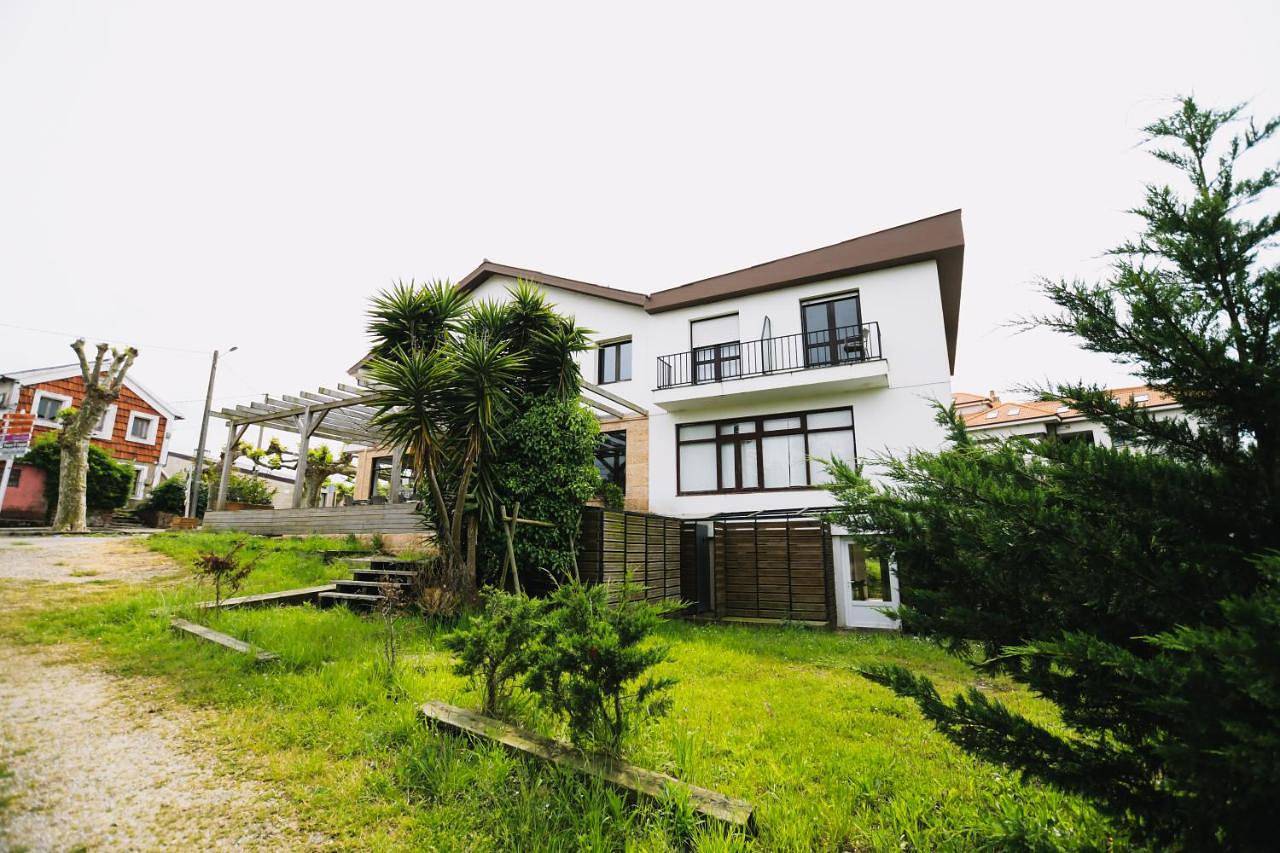 Latas Surf Lodge in Loredo, Ribamontán al Mar