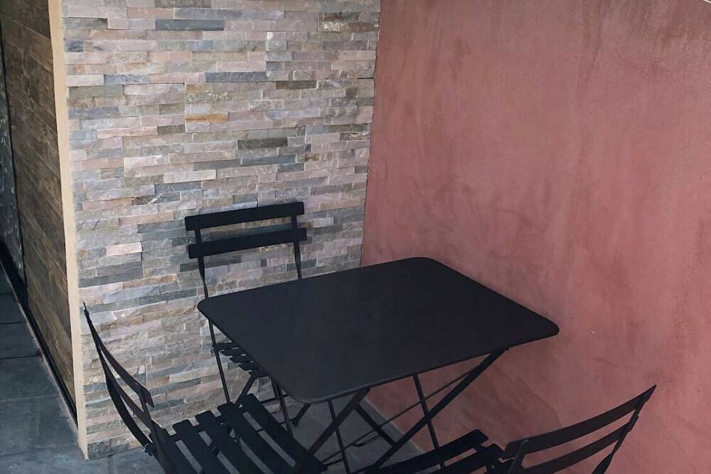 Geheel appartement, Martigues charming fully-equipped studio in Martigues, Istres en omgeving