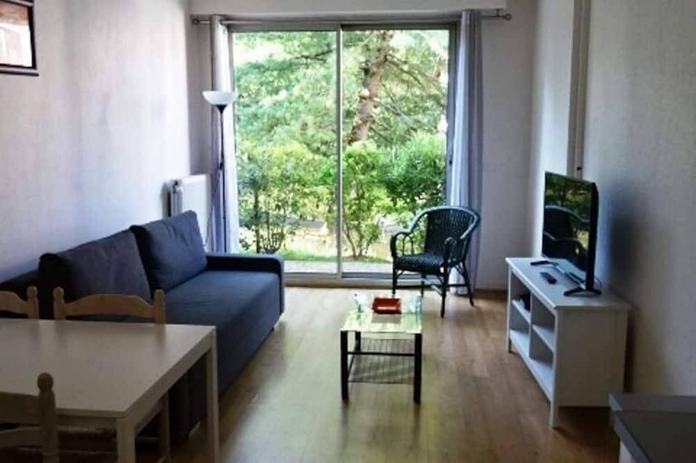 Entire apartment, A nice T2 at a low price in the Basque Country, near the sea in Anglet, Bayonne region