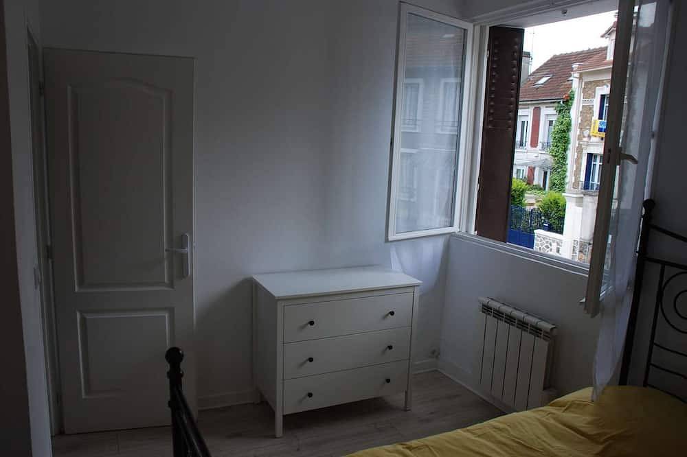 Entire apartment, F2 30m2 in Rosny sous bois zone in Rosny-sous-Bois, Seine-Saint-Denis