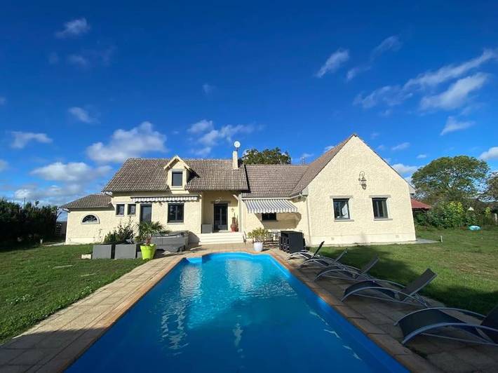 Villa pour 11 personnes, avec Balcon et Jacuzzi ainsi que Terrasse et Jardin