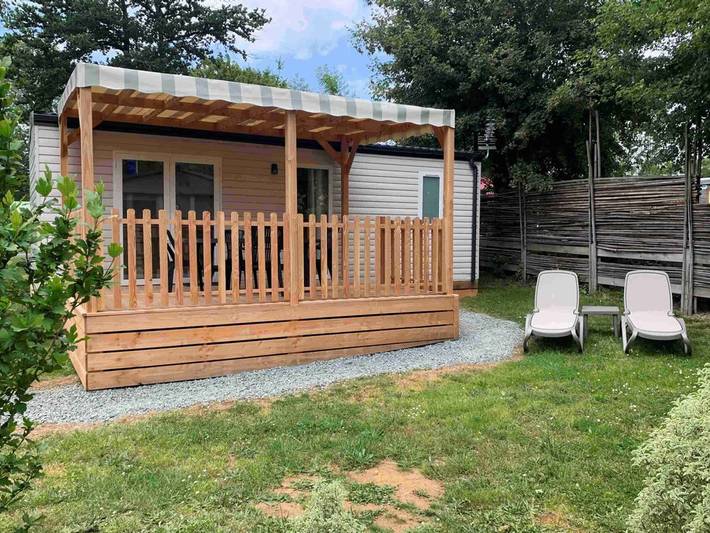 Mobil home pour 4 personnes, avec piscine et terrasse, animaux acceptés à Verruyes