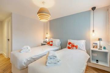 Cottage for 20 People in Shanklin, Isle of Wight, Photo 3