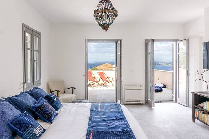 Villa for 10 people, with balcony in Spetses