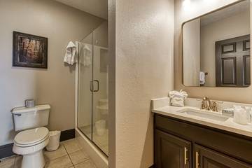 Log Cabin for 12 Guests in Sevierville, Sevier County, Picture 3