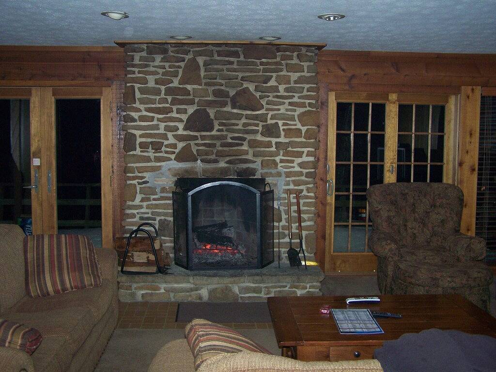 Wunderschönes Ski In-Ski Out Chalet nahe der Spitze des Western Express Skilifts. in Snowshoe, Greenbrier River