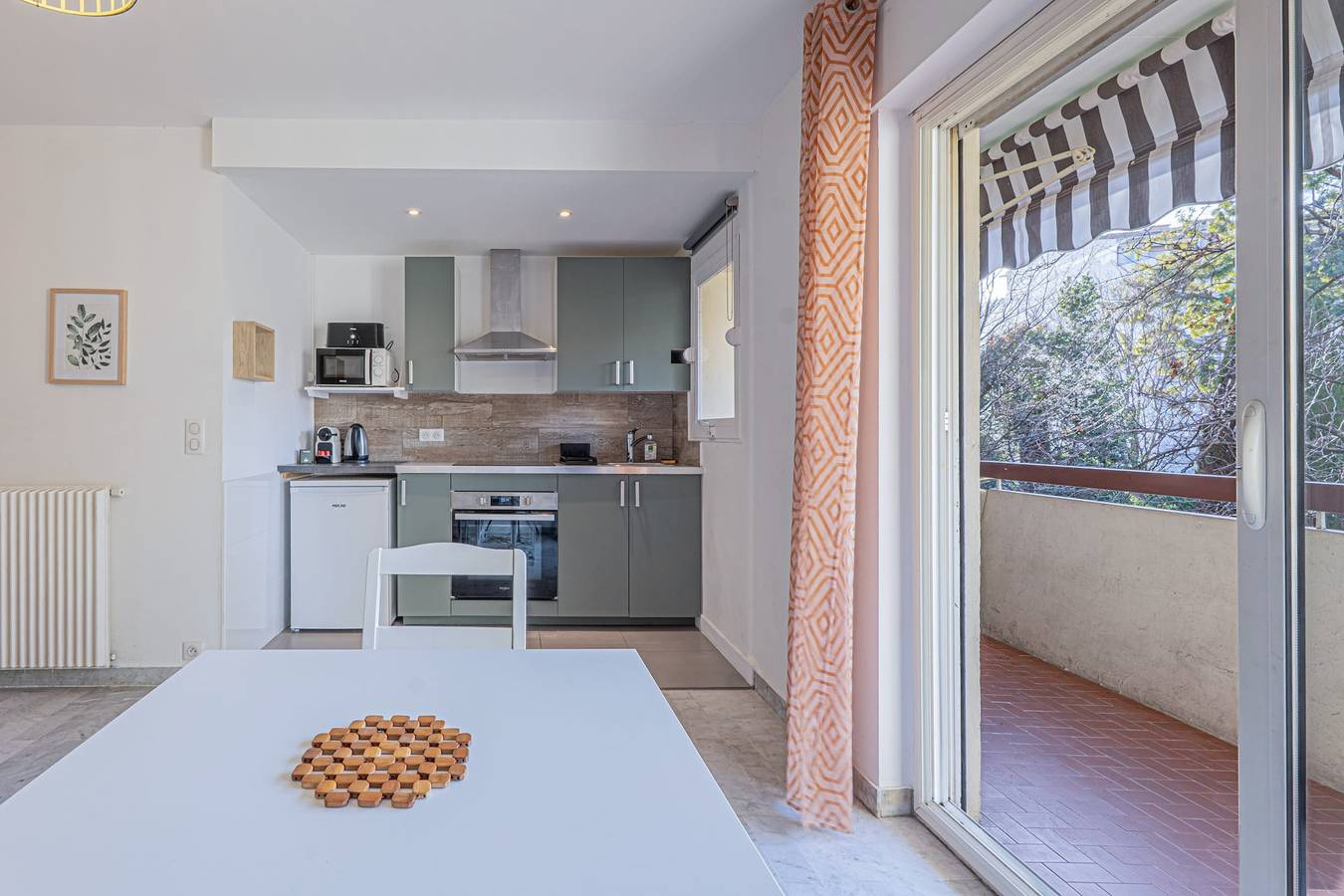 Studio entier, Studio avec balcon et parking proche plages in La Bocca, Cannes