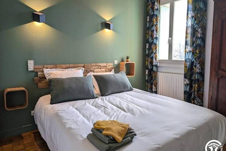 Location de vacances pour 10 personnes, avec jardin à Cambon-et-Salvergues - 2