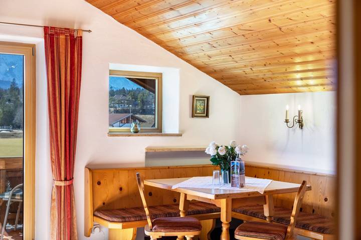 Ganze Wohnung, Ferienwohnung 'Alpenblick Tilly - Walchensee' mit Bergblick, Gemeinschaftsgarten und WLAN in Krün, Bayerische Alpen