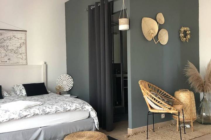 Location de vacances pour 5 personnes, avec jardin et terrasse à Port-des-Barques - 3