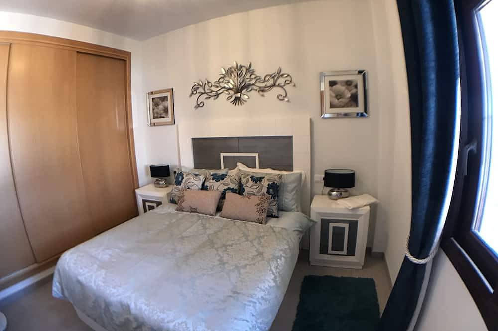 Villa moderna de 5 quartos com grande piscina privada na fronteira espanhola e portuguesa in Urbanizacion Costa Esuri, Ayamonte