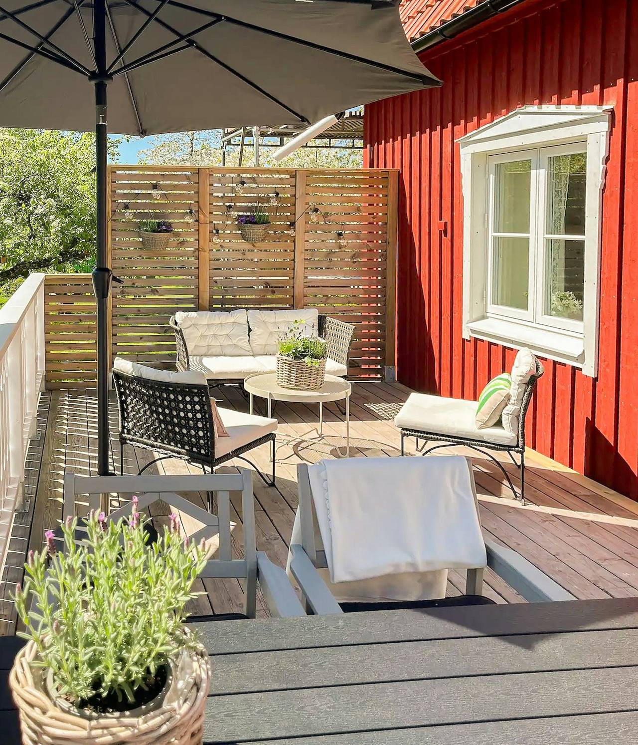 Historisches Großmutterhaus inmitten der Natur auf dem Rangsta-Hof in Nynäshamn