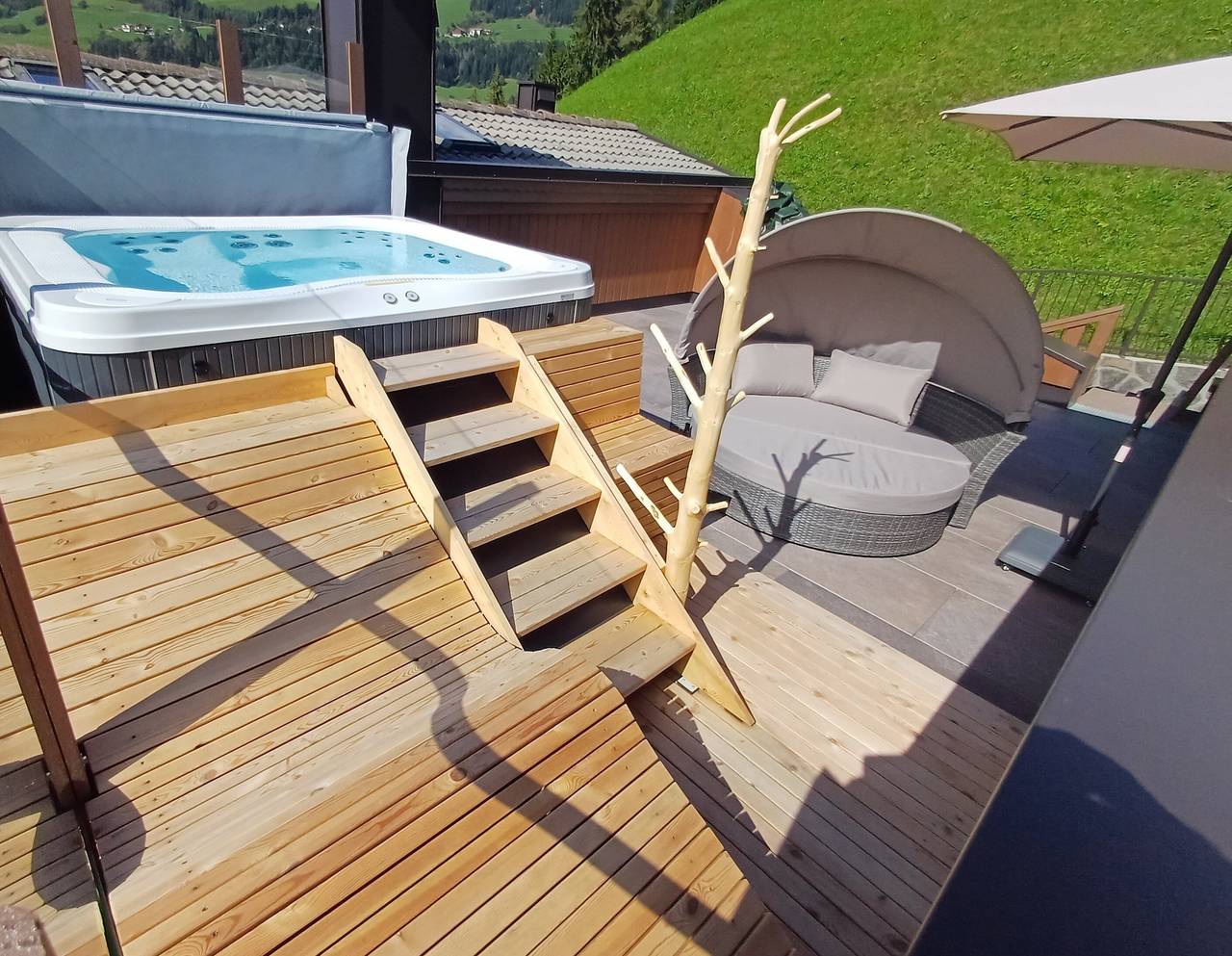 Ganze Wohnung, Apartment 'Weissbrunn Alexander' mit Bergblick, gemeinsamer Terrasse und Wlan in Santa Magdalena (Eisacktal), Villnöß