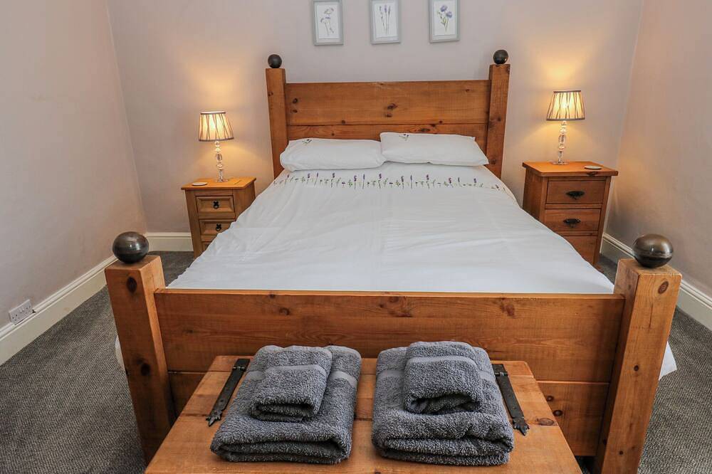 49 Waddington Road, pet friendly, with open fire in Clitheroe in Clitheroe, Lancashire