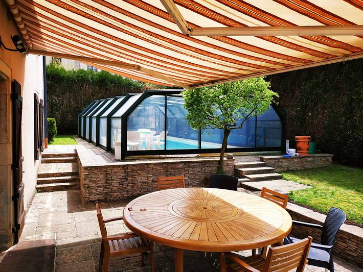 Gîte pour 6 personnes, avec terrasse et jardin ainsi que jacuzzi et piscine dans Saint-Julien-lès-Montbéliard