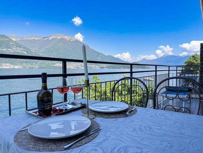 Ferienwohnung für 4 Personen, mit Seeblick und Ausblick sowie Pool und Balkon, mit Haustier am Comer See - 3