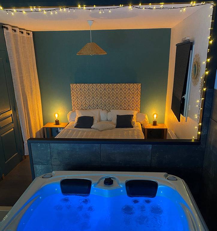 Loft Spa privatif intérieur, gîte 6 km Mont-Saint-Michel in Courtils, Baie du Mont-Saint-Michel